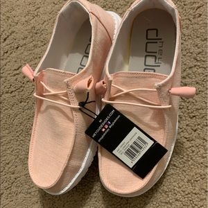 brand new hey dude size 6